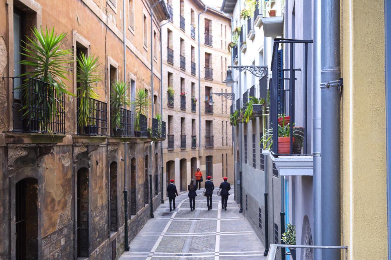 Top Apartment Frente A La Catedral Pamplona Bagian luar foto